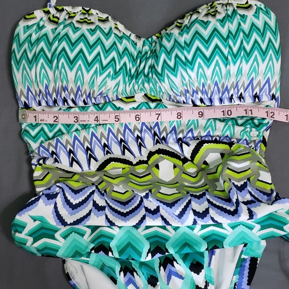 LA BLANCA one piece swimsuit - Picture 7 of 7